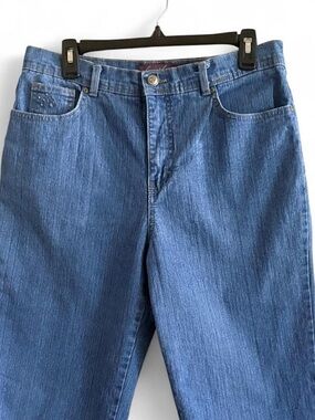 Gloria Vanderbilt Classic Blue Denim Capris Sz 10